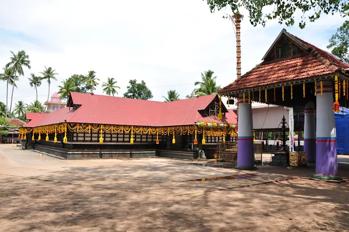 Maruthorvattom Sri Dhanwanthari Temple Alappuzha front view