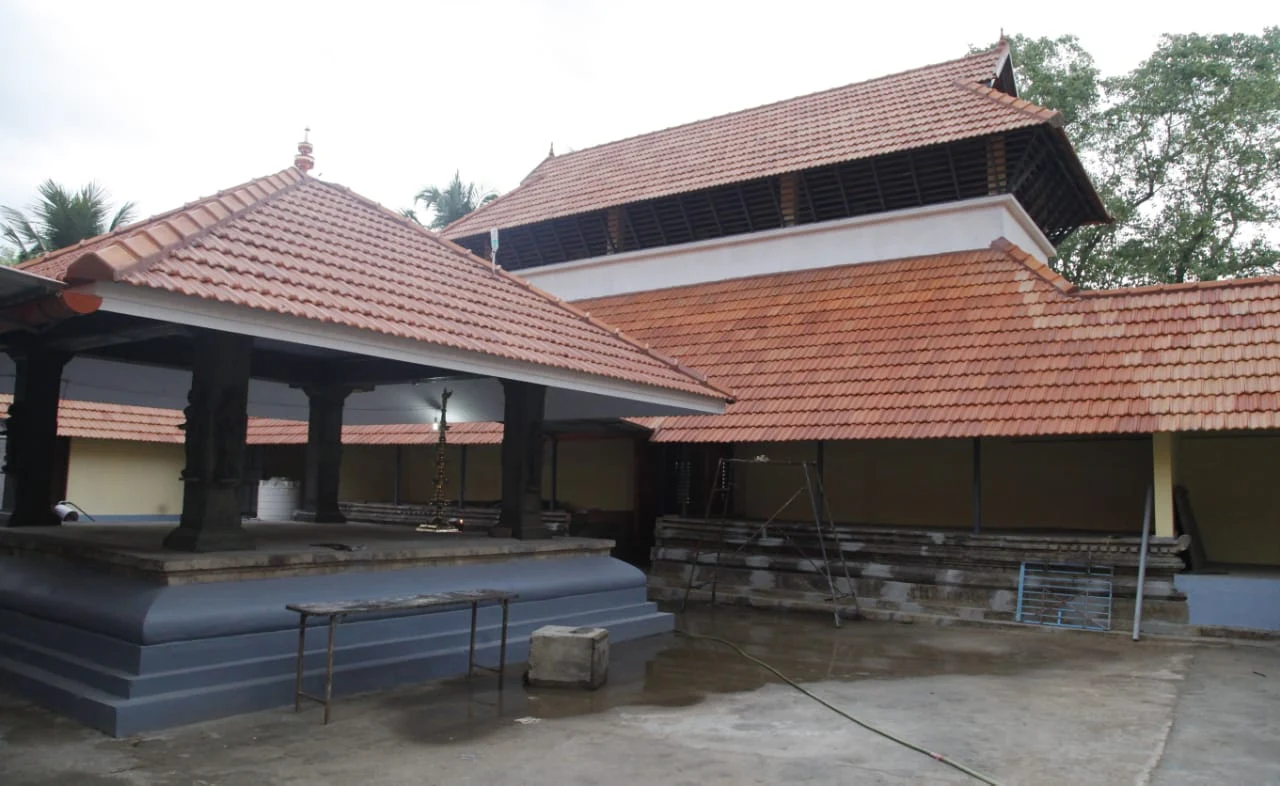 Thripavoor Mahavishnu Temple Alappuzha front view