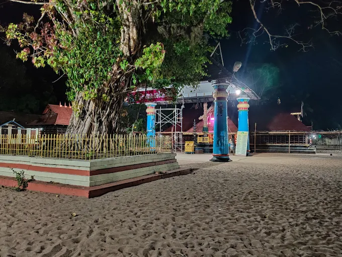 Thiruvizha Sree Mahadeva Temple Kerala traditional architecture