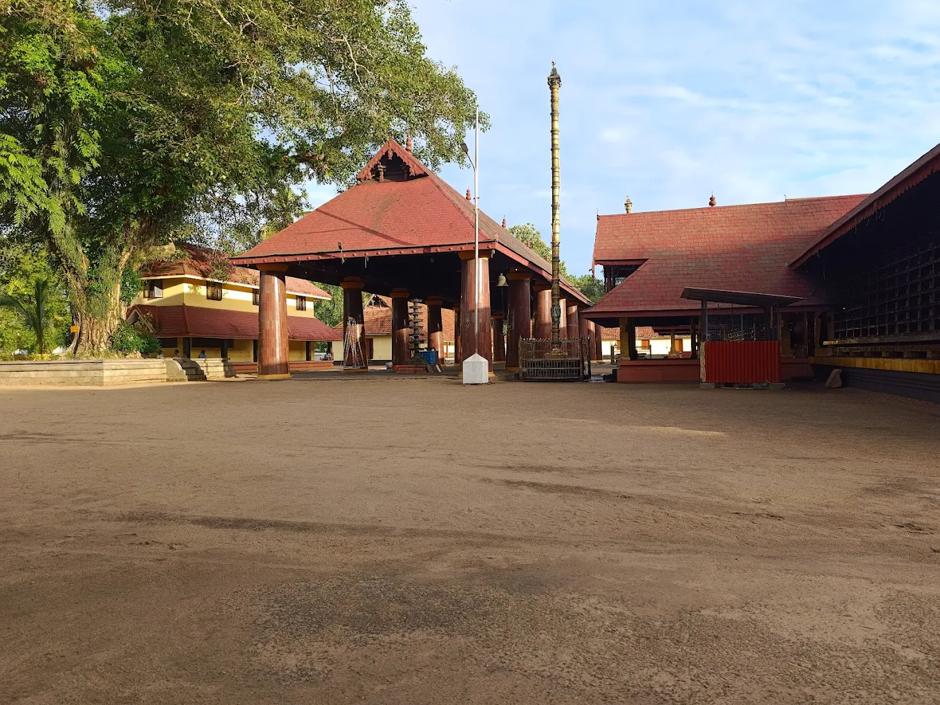 Thuravoor Maha Temple Alappuzha  entrance Alappuzha