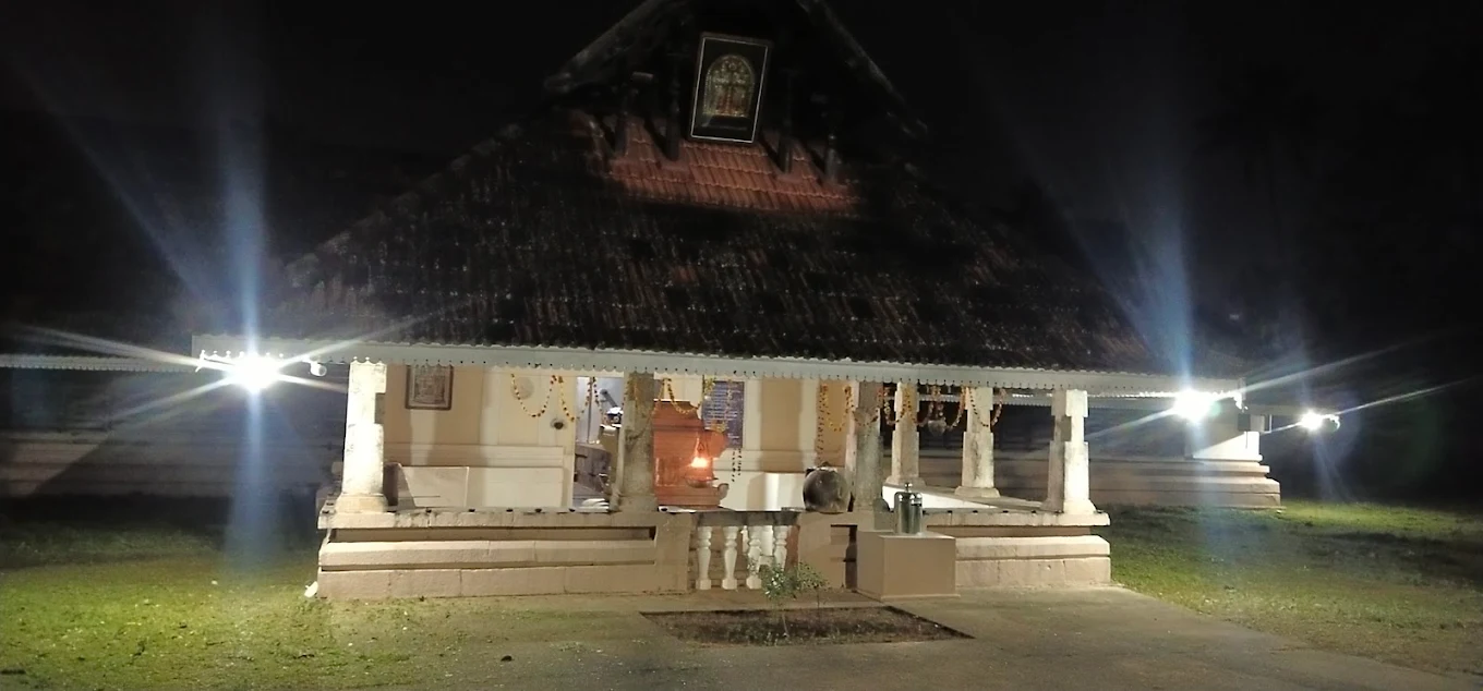 Thirunayathode Sivanararayana Temple Ernakulam front view
