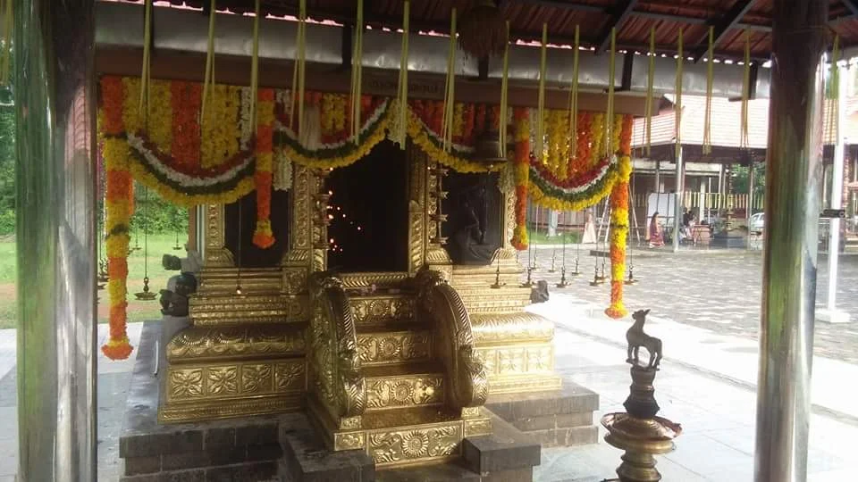 Devotees visiting Perumparamba Sree Mahadeva Temple Kerala