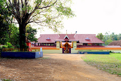 Sri Kaikulangara Karuthakkodu Mahadeva Temple Thrissur Kerala entrance view