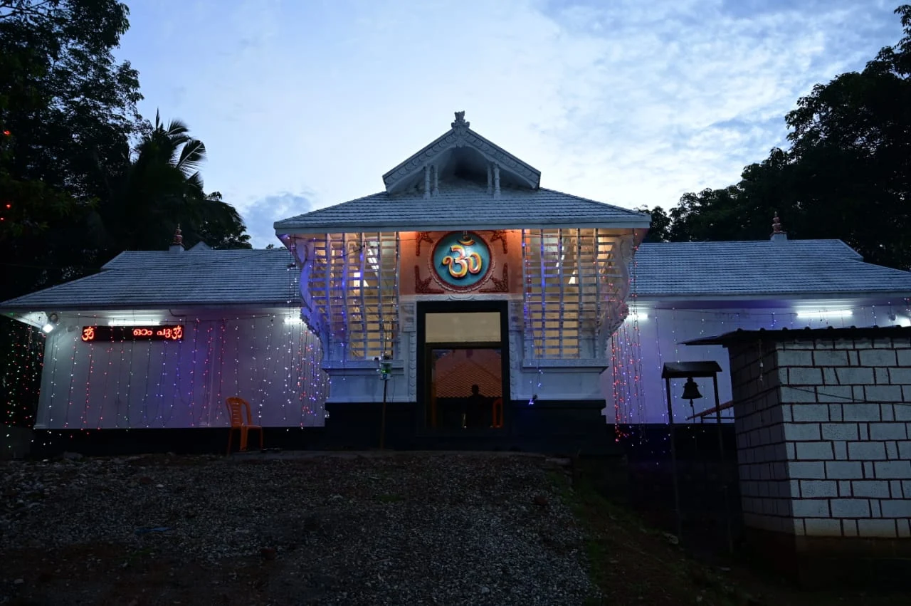 Punnassery Sree Bhagavathi Temple Thiruvananthapuram festival scene